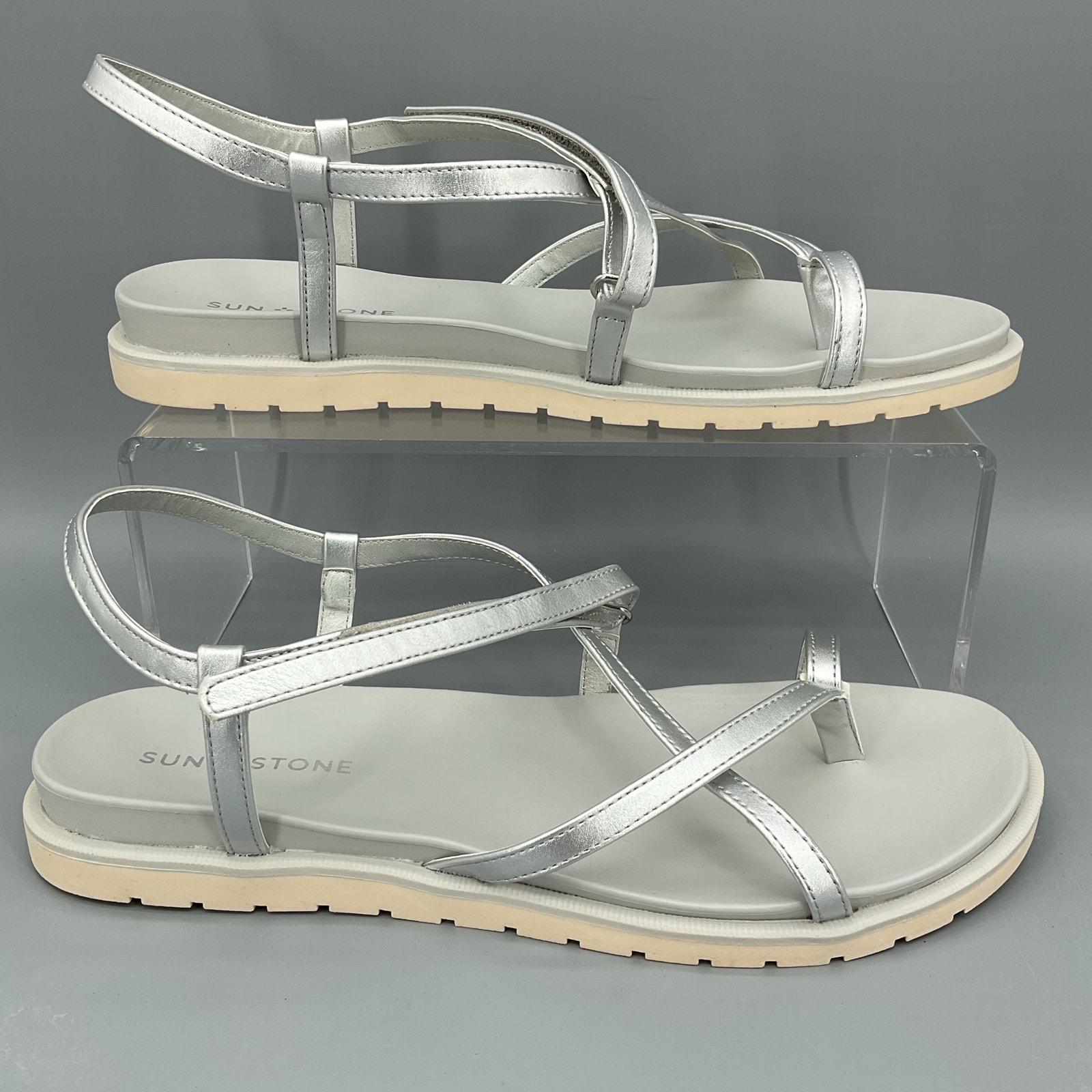 New Sun + Stone Women’s Juune Toe Loop Flat Sandals Silver Size 10m